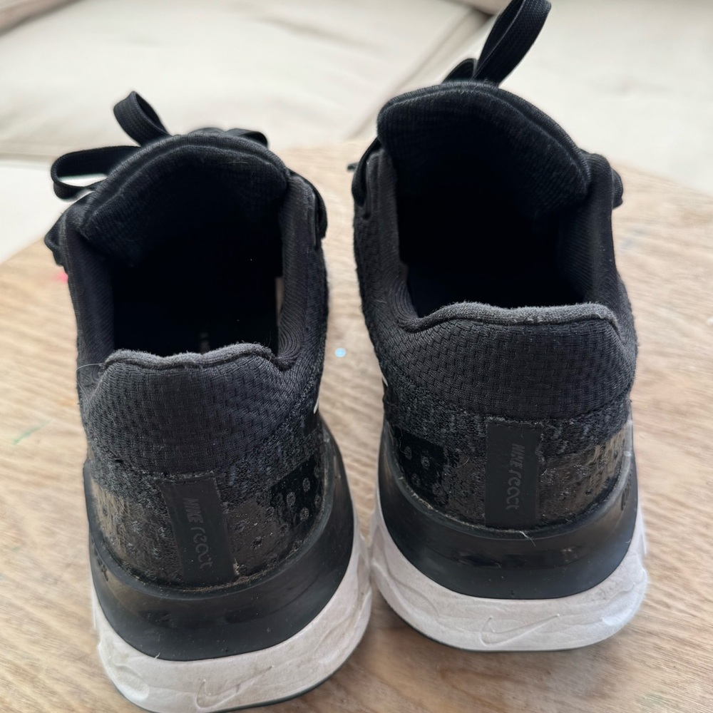 NIKE React Infinity Run Flyknit Black and White Womens Size 7 - Picture 3 of 7